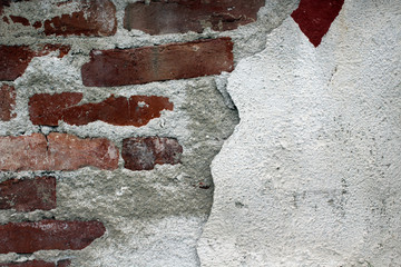 brok wall