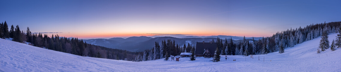 Fototapeta na wymiar Panorama zimowa 4