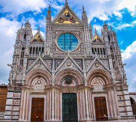 Fototapeta na wymiar Siena Cathedral Santa Maria Assunta (Duomo di Siena) in Siena, Tuscany, italy. Siena is capital of province of Siena