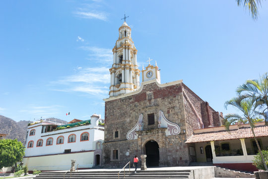 Parroquia San Andres Apostol, Ajijic, Mexico.  Ajijic, Jalisco, Mexico. Photo: Peter Llewellyn