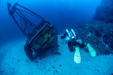 Diving on the wreck Fortunal Vis Island.