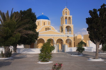 Fototapeta na wymiar Eglise Saint Georges à Santorin