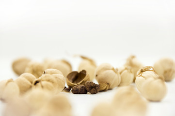 Cardamon pods round