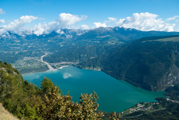 Vista dall'alto del lago di Santa Croce
