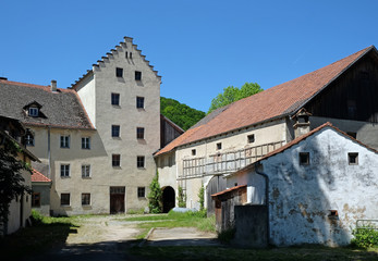 Fototapeta na wymiar Altes Gehöft in Deising