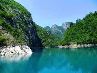 Fototapeta na wymiar Albania, Koman Lake