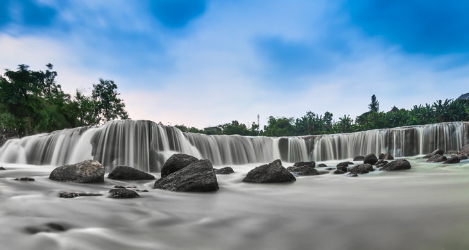 Parigi Waterfall