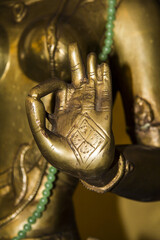 CAGLIARI, ITALIA - FEBBRAIO 2, 2012: Palazzo Regio , mostra "Tibet, mistero e luce" - dettaglio di una statua - Sardegna