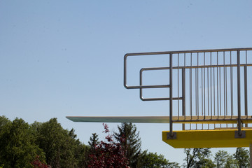 Sprungbrett im Freibad © Katalin