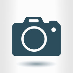 Photo camera symbol. DSLR camera sign icon. Digital camera. Flat design style. 