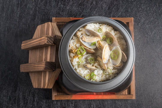 รูปภาพKamameshi เลือกดูภาพถ่ายสต็อก เวกเตอร์ และวิดีโอ1,261 Adobe Stock