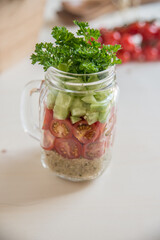 Quinoa Salat im Glas