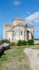 Fototapeta na wymiar église de Talmont-sur-Gironde