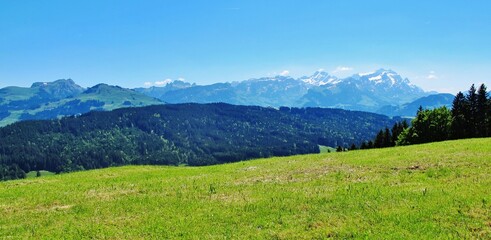Fototapeta na wymiar Bergkette des Alpstein, Ostschweiz