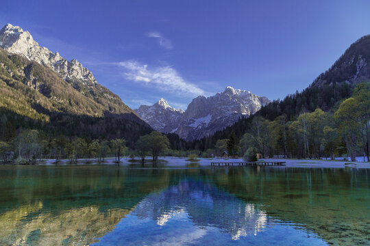 Mountains and lake © Marko
