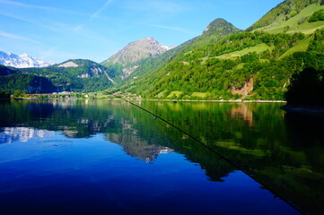 Angelrute über dem See