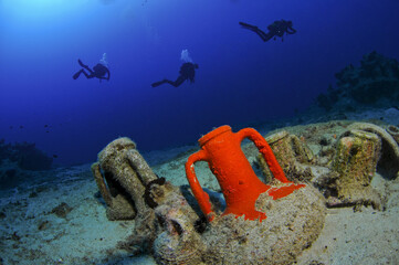  Ancient amphora and divers