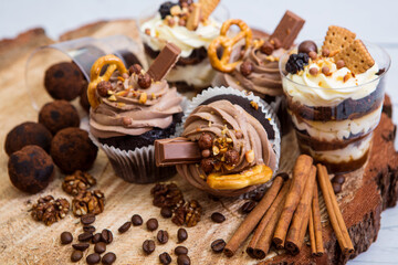 Dessert, cakes