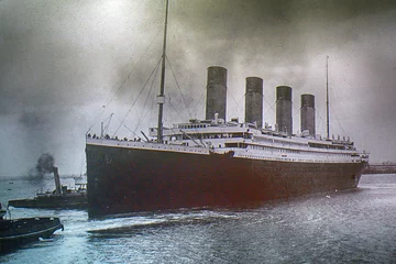 Papier Peint photo Navire Titanic sur une vieille photo, Belfast, Irlande du Nord