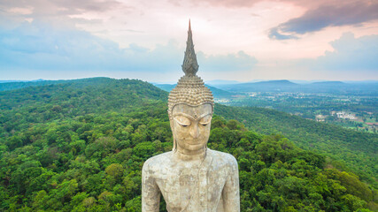 Obraz premium the biggest Buddha on the mountain in the east of Thailand