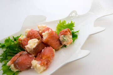 ポテトサラダのスモークサーモン巻