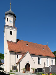 Fototapeta na wymiar Katholische Kirche in Prunn