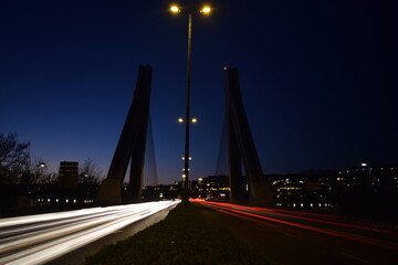 Puente nocturno