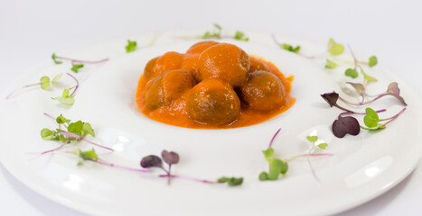 Albondigas veggie en salsa de verduras