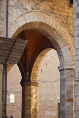Fototapeta na wymiar Tuscan arch 
