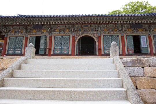 Бусан, Южная Корея, Храм Помоса (Beomeosa Temple)
