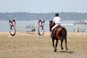 concours de saut d'obstacles ,concours hippique, plage Pereire,Arcachon,jumping des sables