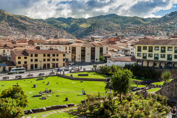Obraz premium CUZCO, PERU - MAY 23, 2015: View of Cuzco from convent Santo Domingo in Cuzco, Peru.