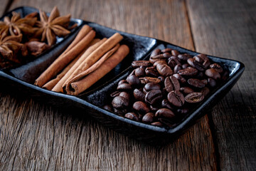 Coffee beans with cinnamon A mixture of popular drinks.