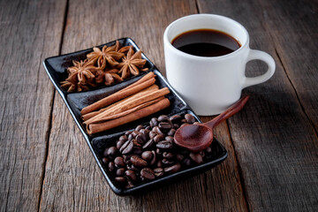 Coffee beans with cinnamon A mixture of popular drinks.