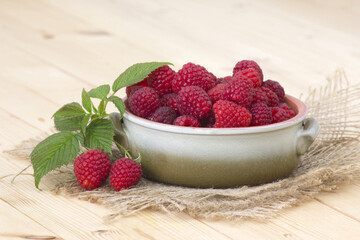 fresh raspberries in a bowl
