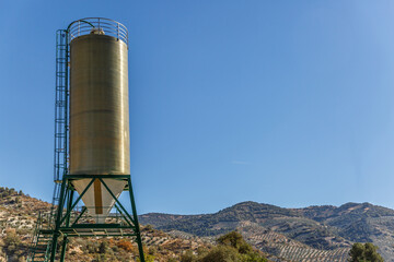 View of a huge reservoir in the middle of an arid landscape
