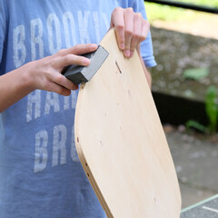 Work with cordless screwdriver