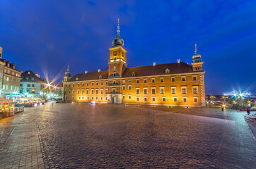 Fototapeta na wymiar Warsaw, Poland, royal castle in the night