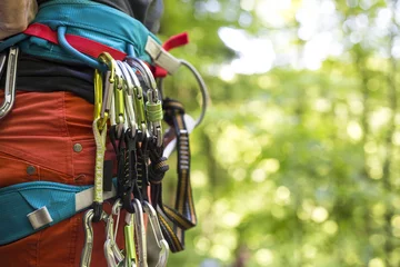 Cercles muraux Alpinisme Grimpeur avec équipement, gros plan