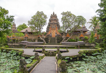 Naklejka premium pura taman kemude saraswati