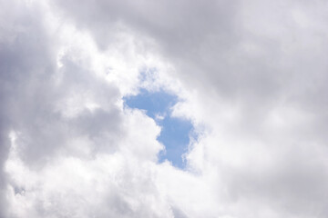 Obraz premium Der Himmel reißt auf