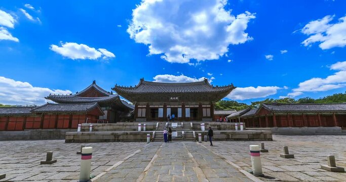 Timelapse of Myeongjeongjeon, main hall of Changgyeonggung palace. 
