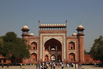 Eingang zum Taj Mahal Mausoleum in Agra, Bundesstaat Uttar Pradesh, Indien