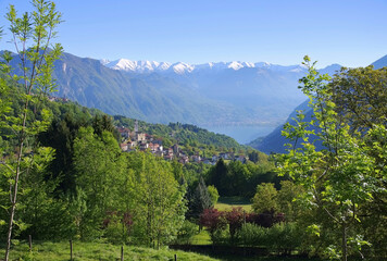 Fototapeta na wymiar Ponna Inferiore am Luganersee, Italien - Ponna Inferiore on Lake Lugano, Italy