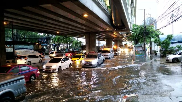 Bangkok, Thailand - MAY 25,2017 : Terrible flooding in early morning on workday caused from heavy rainy all night