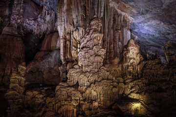 Fototapeta na wymiar The stalactite at Heaven Cave in Quang Binh, Vietnam