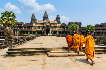 Fototapeta premium Amazing view of Angkor Wat is a temple complex in Cambodia and the largest religious monument in the world. Location: Siem Reap, Cambodia. Artistic picture. Beauty world.