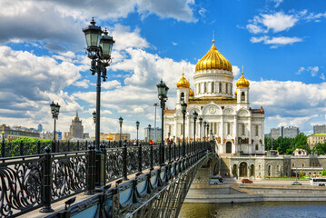 Fototapeta na wymiar The Cathedral of Christ the Savior in Moscow, Russia.