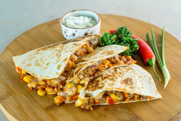 Tortilla stuffed with Chili con carne