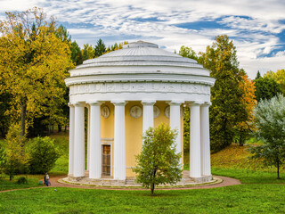 Fototapeta na wymiar The Temple of Friendship in Pavlovsk Park (1780) Russia